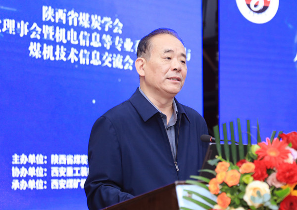 杨董_副本.jpg