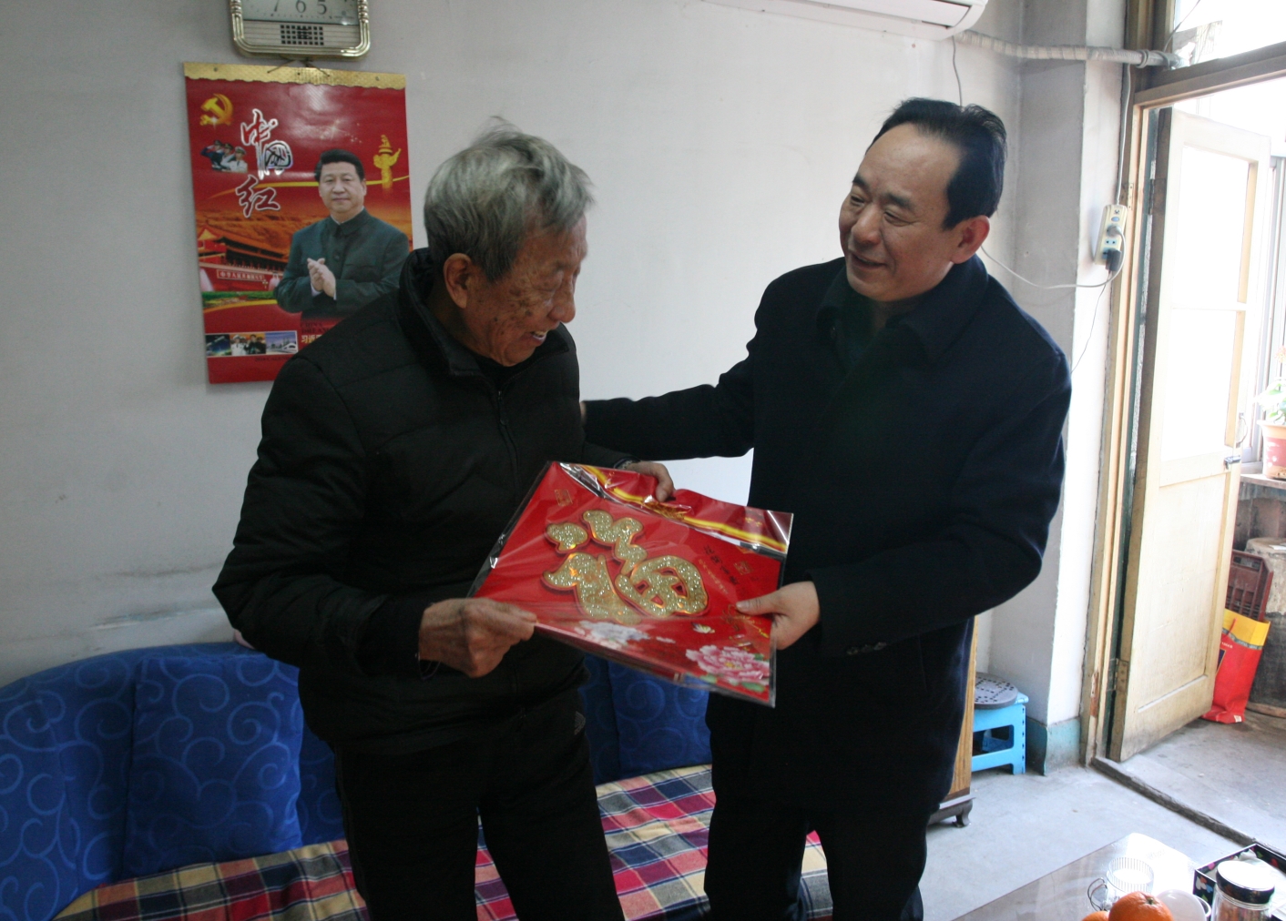 杨会武总经理深入西煤机社区走访慰问企业离退休老干部、老劳模